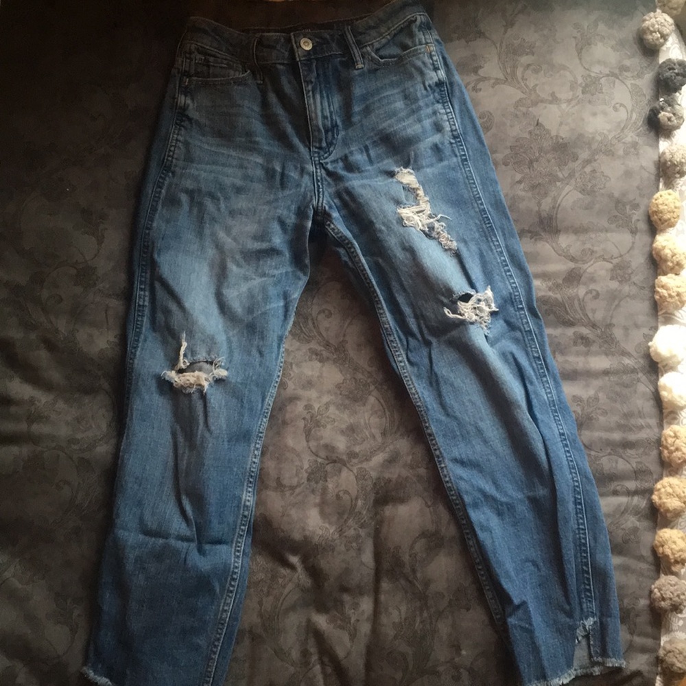 hollister girlfriend high rise ripped jeans